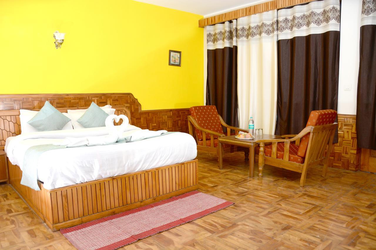 Hotel Rajhans Manali Exterior photo