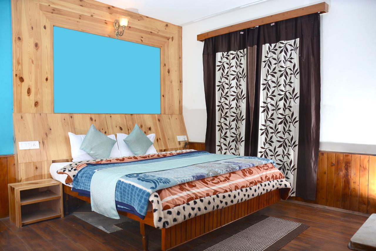 Hotel Rajhans Manali Exterior photo