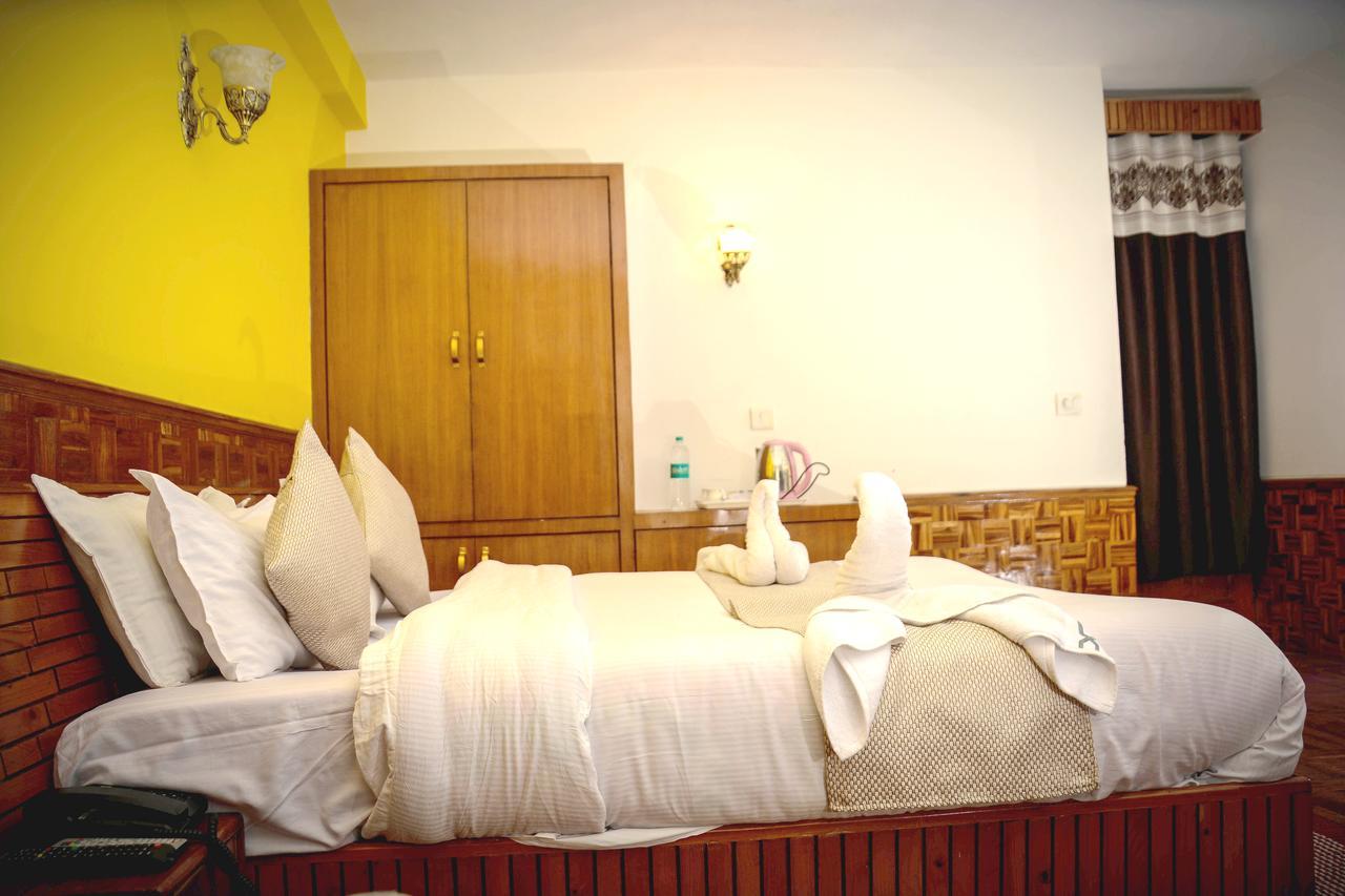 Hotel Rajhans Manali Exterior photo