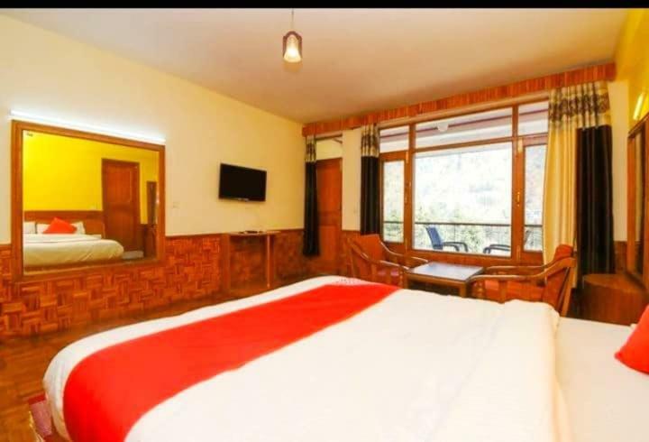 Hotel Rajhans Manali Exterior photo