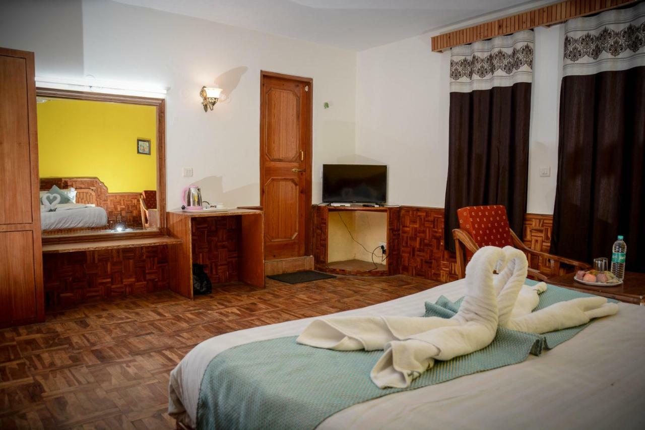 Hotel Rajhans Manali Exterior photo