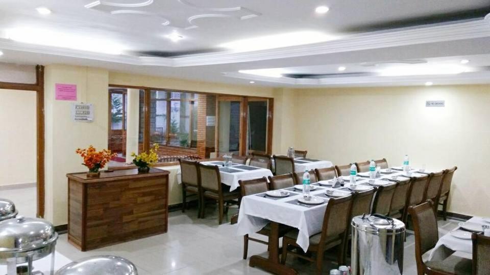 Hotel Rajhans Manali Exterior photo